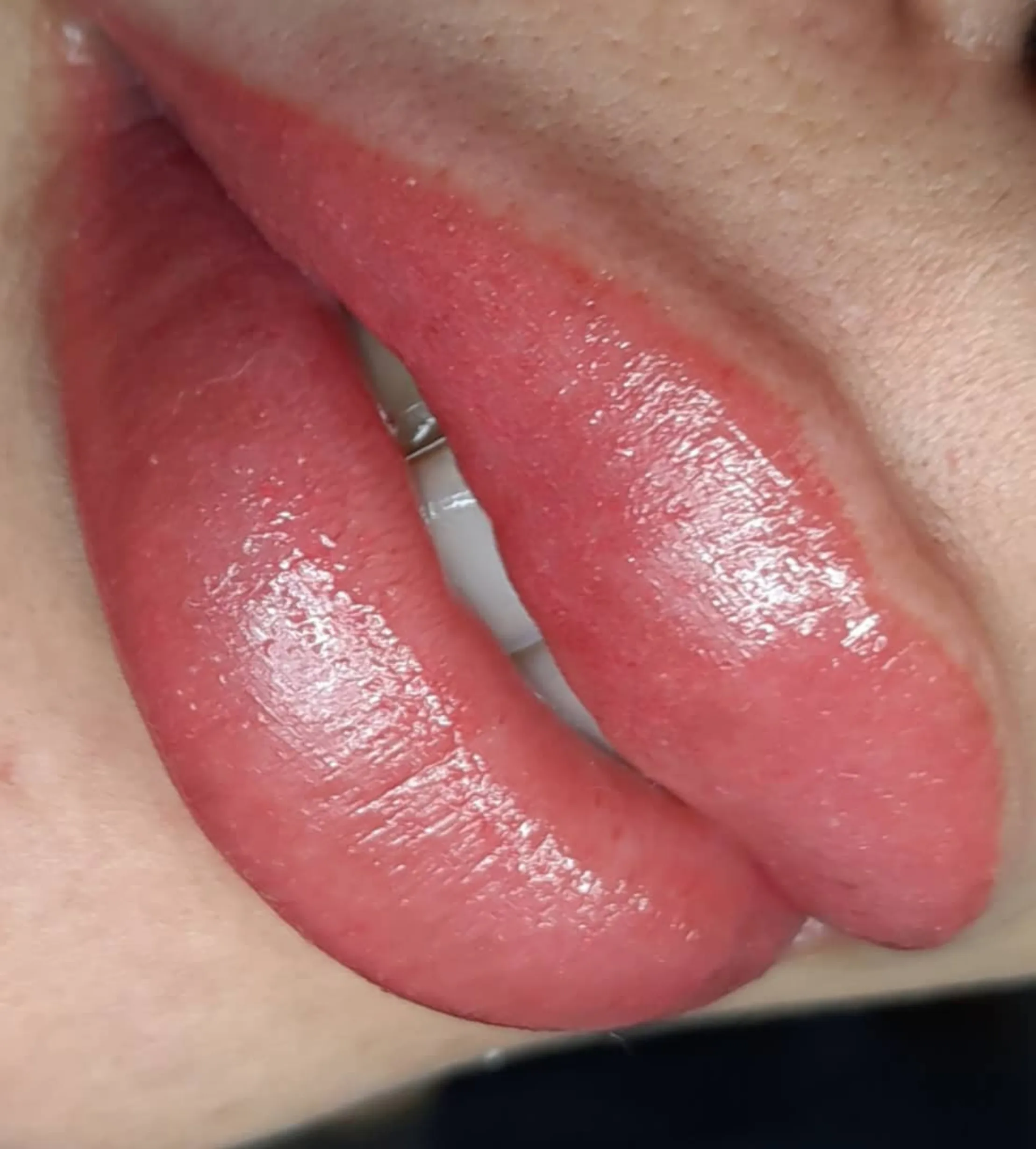 lip blush tattoo swelling tips